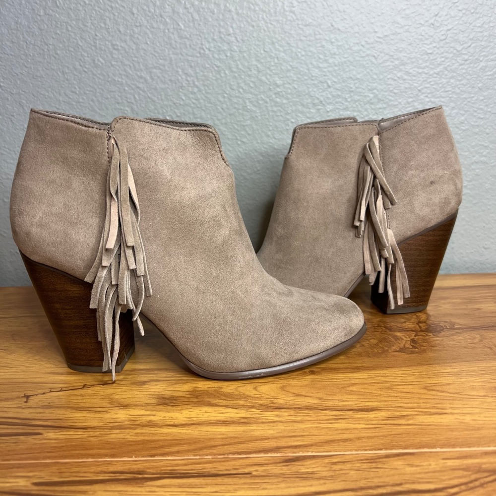 Carlos Santana Suede Western Fringe Ankle Boots Size 8 Boho Bootie Beige Tan